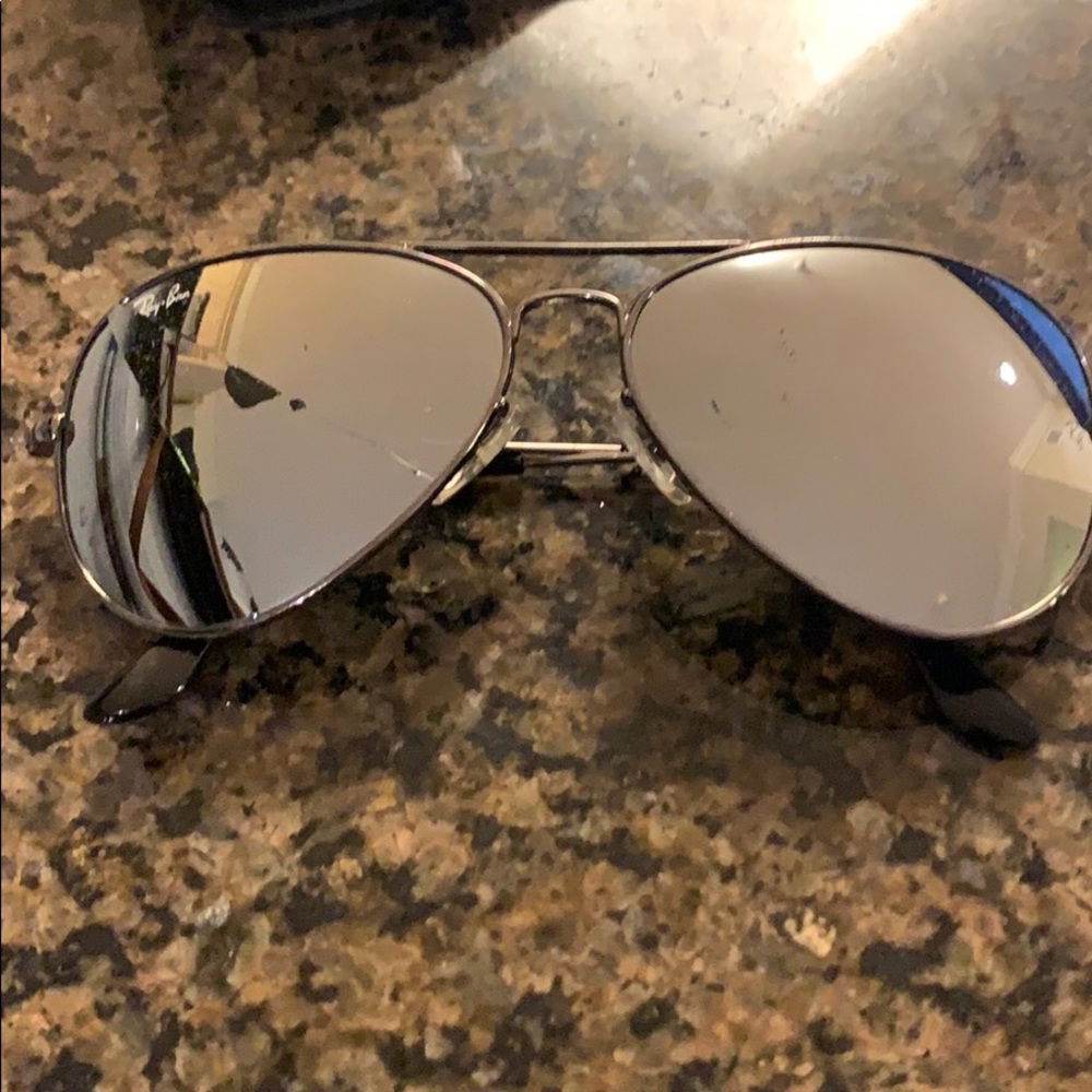 Raybans aviator sunglasses